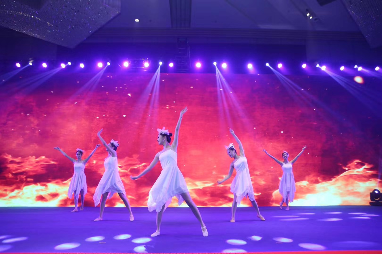 成都广告荔枝视频在线观看无码企业广告策划在所有的营销手段当中是一种效果最直接