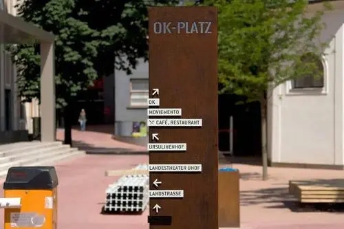 成都广告制作公司浅析学校导视系统标识牌的荔枝视频在线观看无码思路